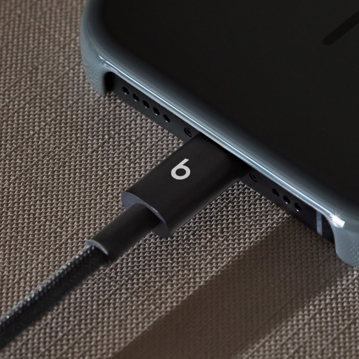 Beats USB-A to USB-C Woven Cable (1.5 m / 5 ft.) – Bolt Black