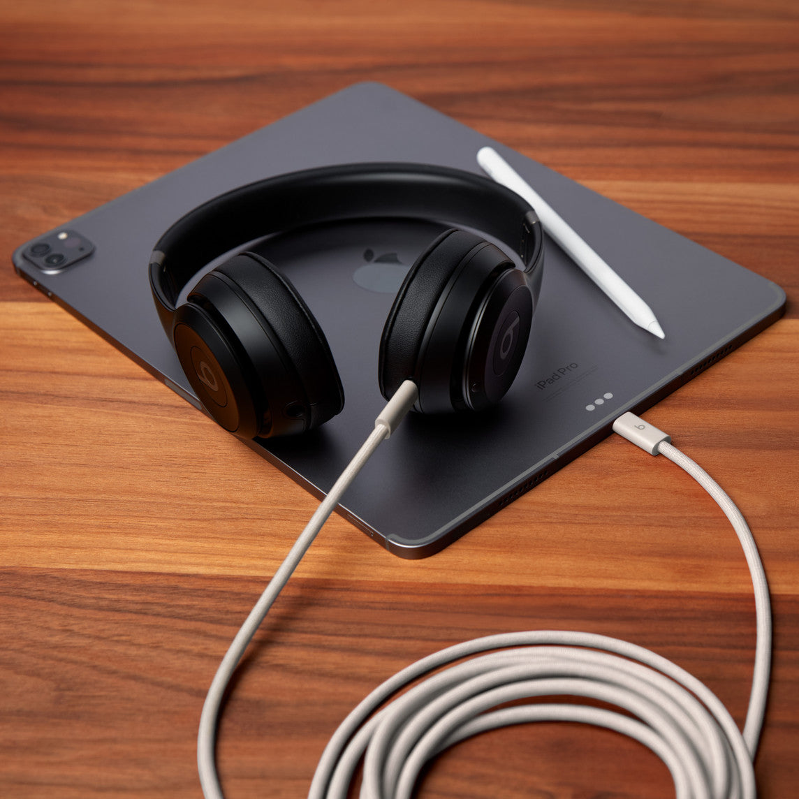 Beats USB‑C to USB‑C Woven Cable (3 m / 10 ft) – Surge Stone