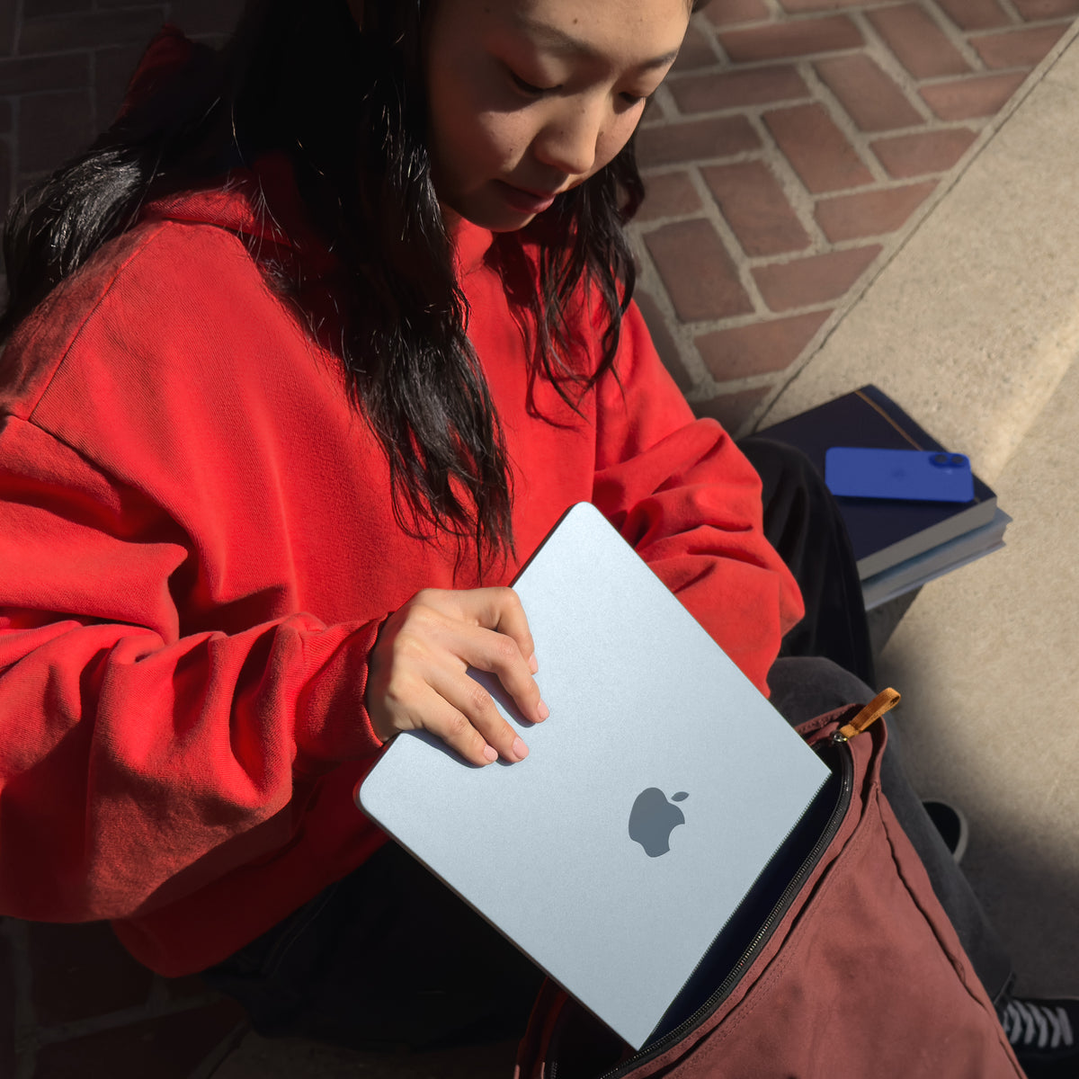 13-inch MacBook Air: Apple M4 chip with 10-Core CPU and 10-Core GPU, 16GB, 512GB SSD - Sky Blue