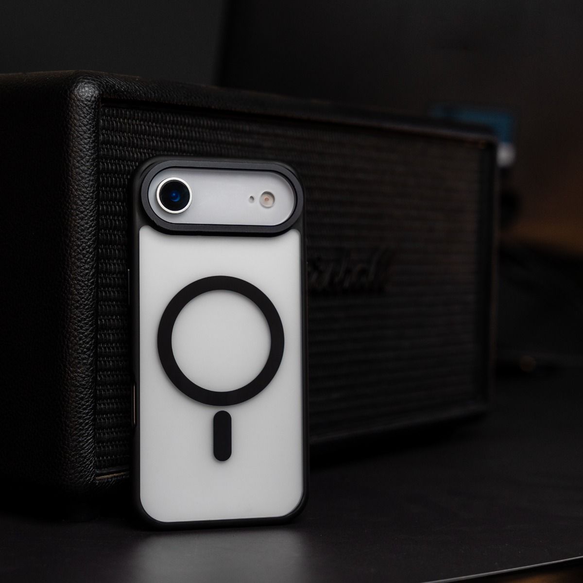 Moov Luxe Edge Case with MagSafe for iPhone Air - Black