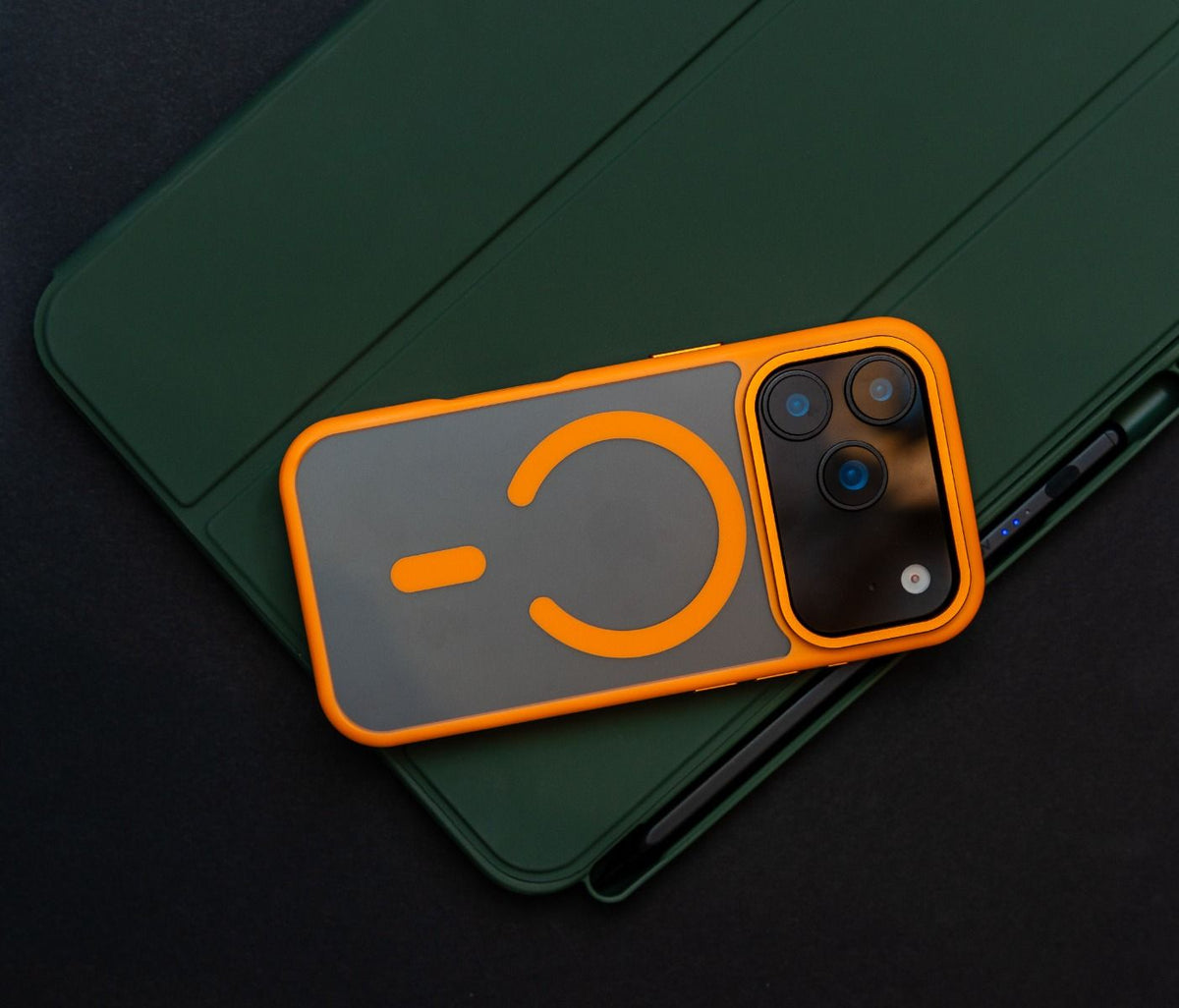 Moov Luxe Edge Case with MagSafe for iPhone 17 Pro - Orange