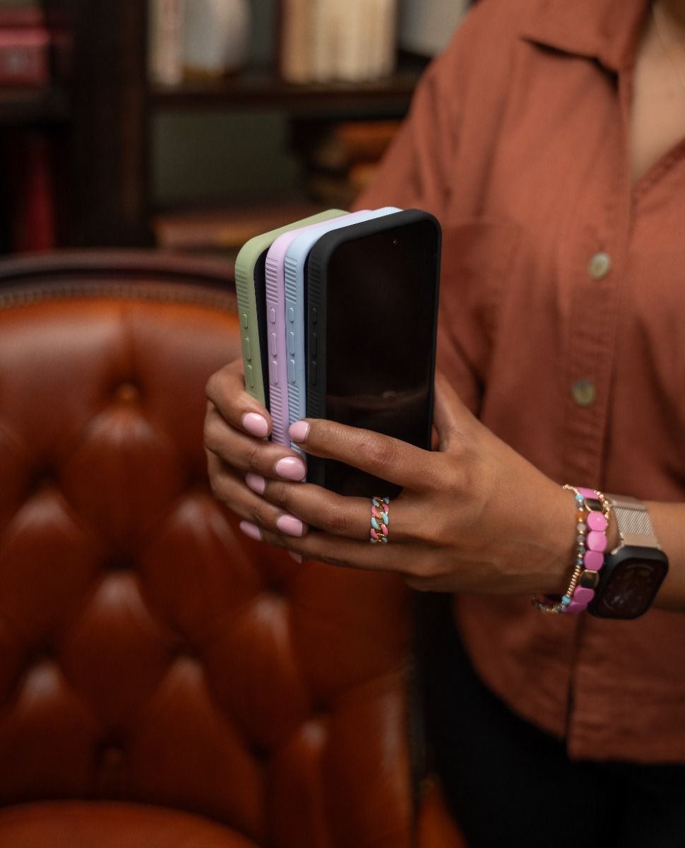 Moov SoftTouch Case with MagSafe for iPhone 17 - Purple
