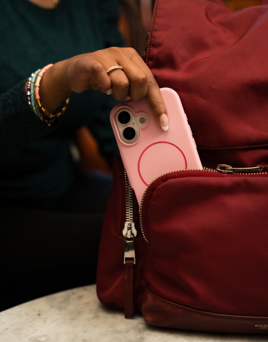 Moov Protect Case with MagSafe for iPhone 17 - Dusty Pink