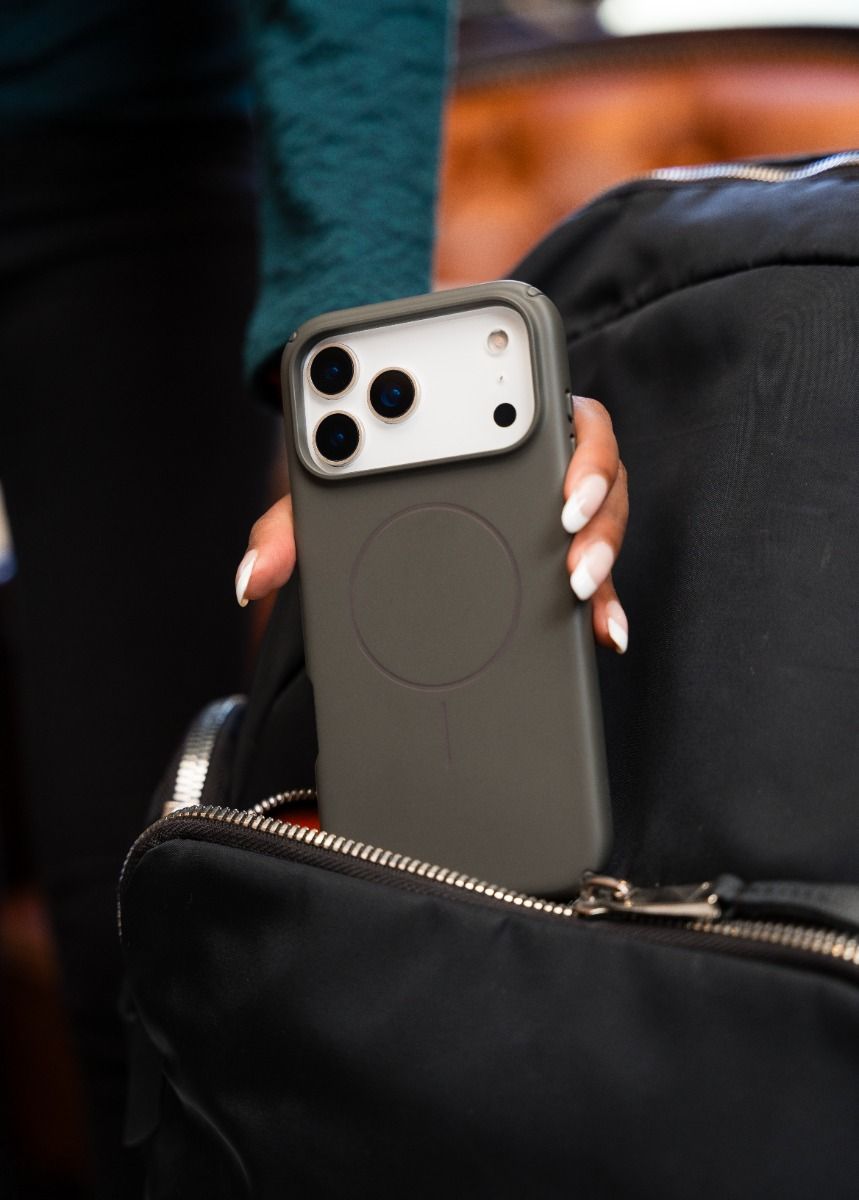 Moov Protect Case with MagSafe for iPhone 17 Pro - Grey