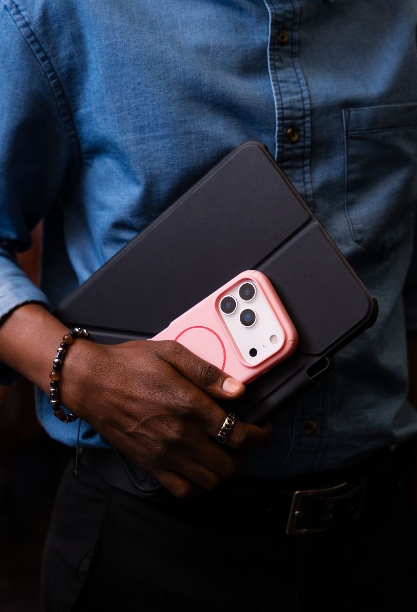 Moov Protect Case with MagSafe for iPhone 17 Pro - Dusty Pink
