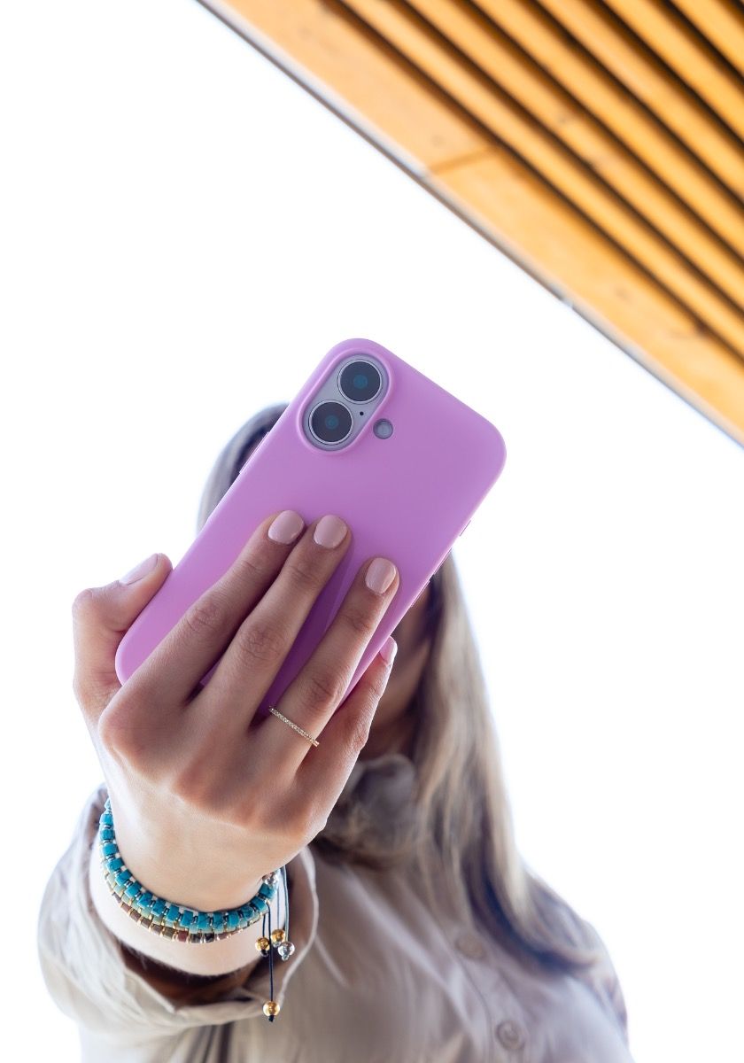 Moov Soft Touch MagSafe Case for iPhone 16 - Pink