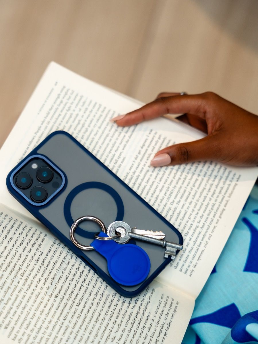 Moov Luxe Edge MagSafe Case for iPhone 16 Pro - Classic Blue
