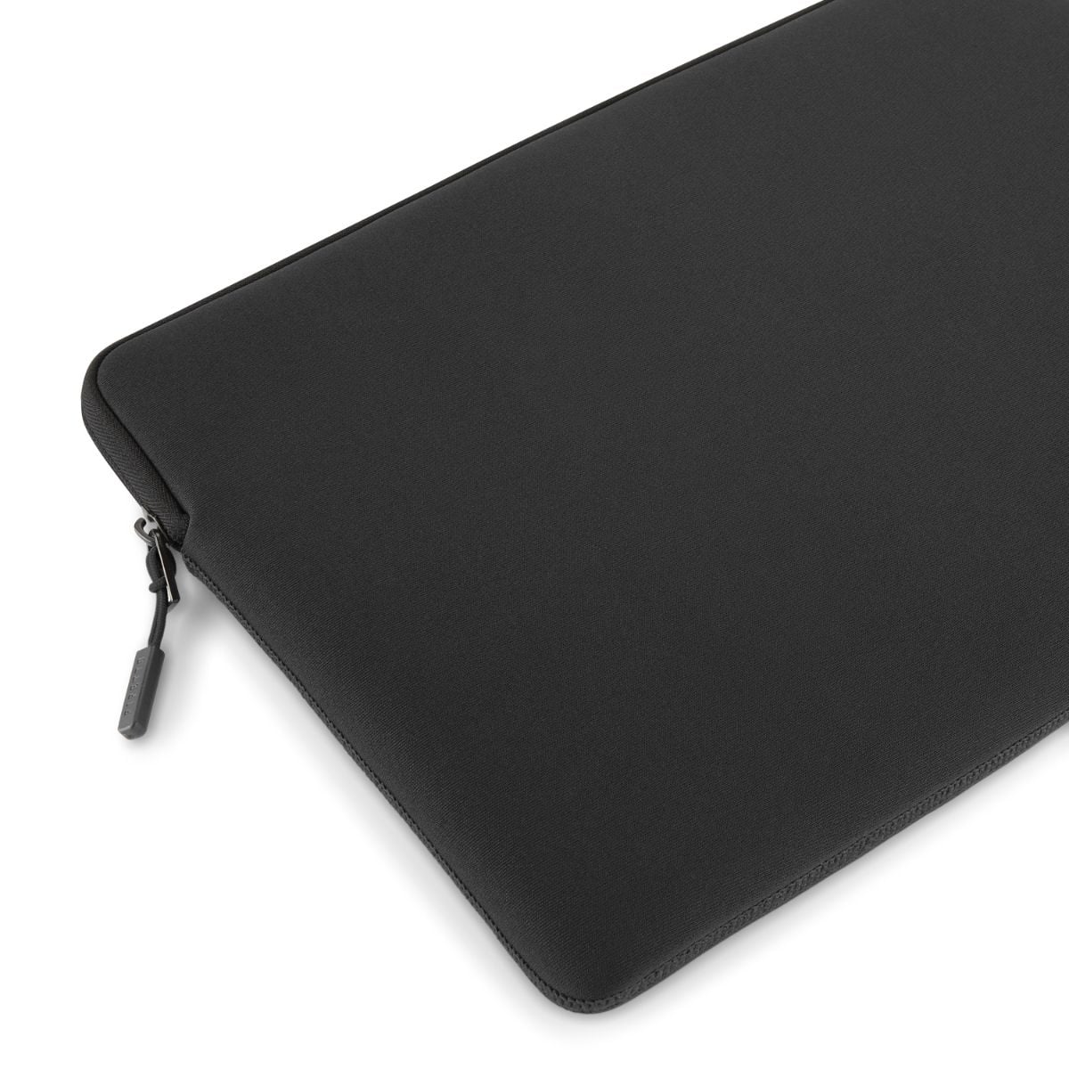 Pipetto MacBook Air 15-inch Classic Fit Sleeve - Black