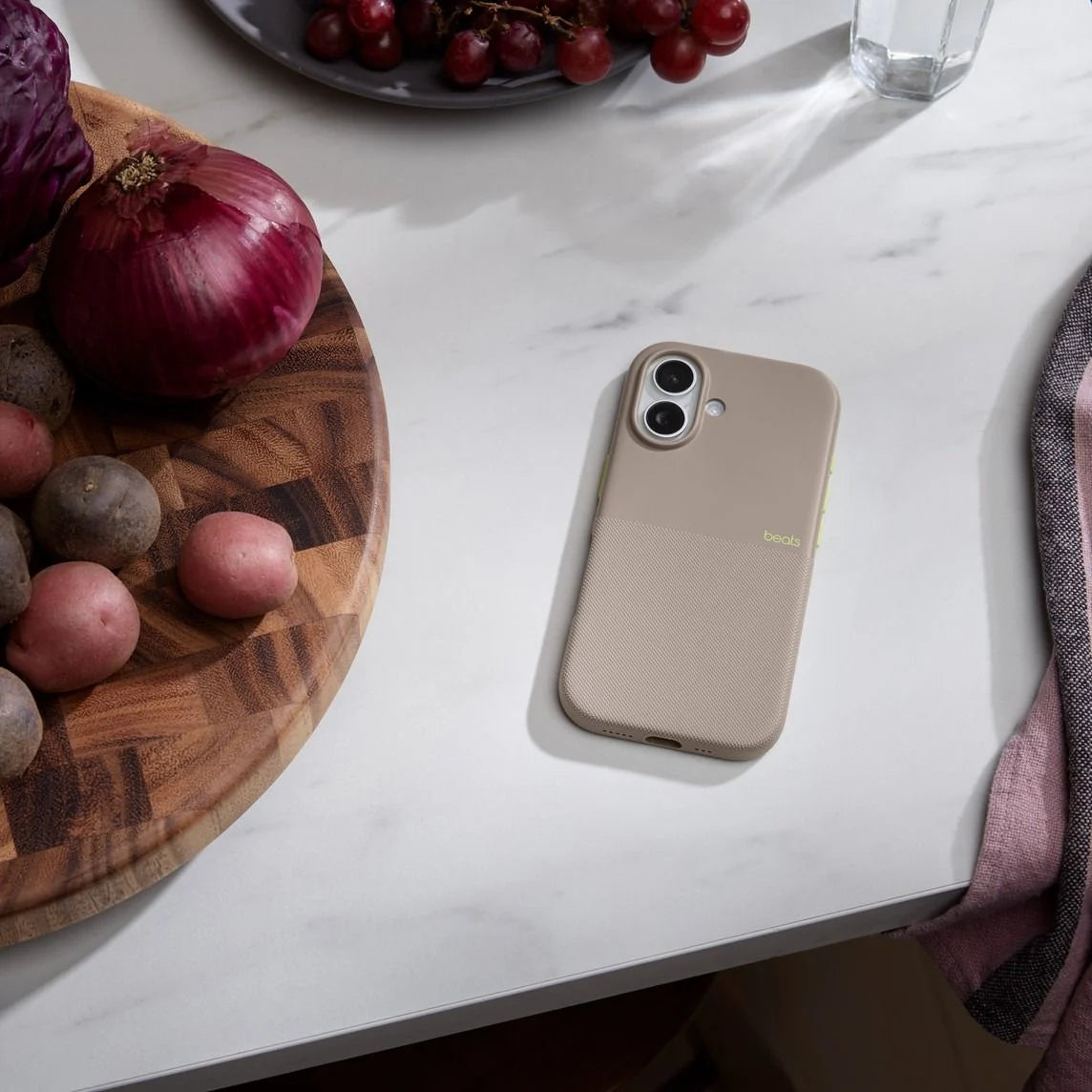 Beats Rugged Case with MagSafe and Camera Control for iPhone 17 - Alpine Grey